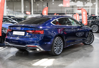 Подержанный автомобиль Audi A5 Liftback 2022 года (7 фото)