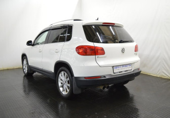 Подержанный автомобиль Volkswagen Tiguan 2012 года (7 фото)