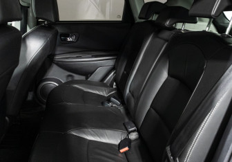 Подержанный автомобиль Nissan Qashqai 2007 года (10 фото)