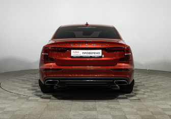 Подержанный автомобиль Volvo S60 2019 года (6 фото)