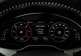 Подержанный автомобиль Audi Q7 2018 года (35 фото)