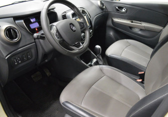 Подержанный автомобиль Renault Kaptur 2019 года (9 фото)