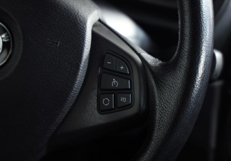 Подержанный автомобиль BMW X3 2010 года (10 фото)
