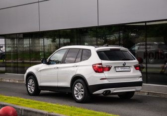 Подержанный автомобиль BMW X3 2012 года (8 фото)