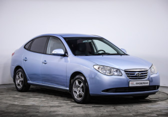 Подержанный автомобиль Hyundai Elantra Sedan 2010 года (3 фото)