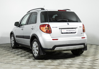 Подержанный автомобиль Suzuki SX4 Hatchback 2014 года (7 фото)