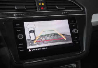 Подержанный автомобиль Volkswagen Tiguan 2021 года (15 фото)