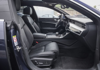 Подержанный автомобиль Audi A7 2019 года (32 фото)