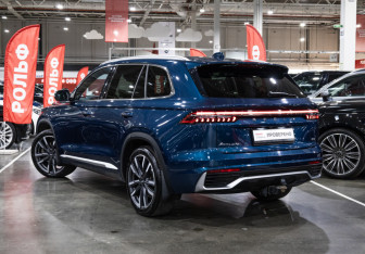 Подержанный автомобиль Geely Monjaro 2023 года (13 фото)