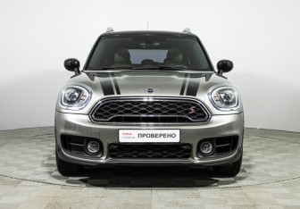 Подержанный автомобиль MINI Countryman 2019 года (2 фото)