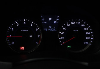 Подержанный автомобиль Hyundai Solaris Hatchback 2012 года (12 фото)