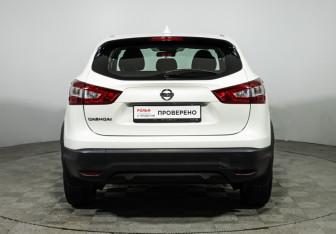 Подержанный автомобиль Nissan Qashqai 2018 года (6 фото)