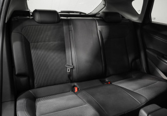 Подержанный автомобиль Opel Astra Hatchback 2012 года (20 фото)