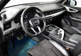 Подержанный автомобиль Audi Q7 2016 года (9 фото)