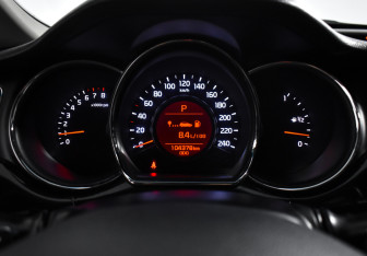 Подержанный автомобиль Kia Ceed Hatchback 2014 года (17 фото)