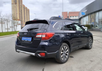 Подержанный автомобиль Subaru Outback Wagon 2015 года (4 фото)