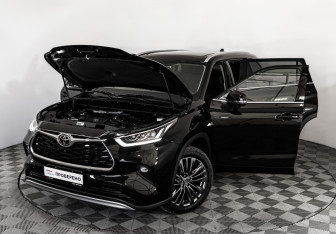 Подержанный автомобиль Toyota Highlander 2025 года (11 фото)