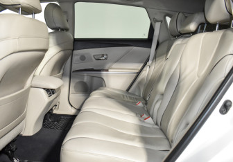 Подержанный автомобиль Toyota Venza 2009 года (13 фото)