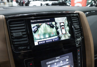 Подержанный автомобиль Infiniti QX80 2021 года (21 фото)