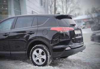 Подержанный автомобиль Toyota RAV4 2018 года (7 фото)