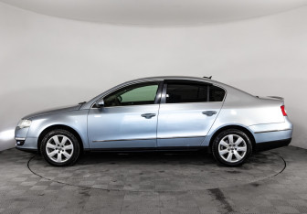 Подержанный автомобиль Volkswagen Passat Sedan 2006 года (8 фото)