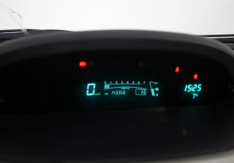 Подержанный автомобиль Toyota Yaris Hatchback 2007 года (11 фото)