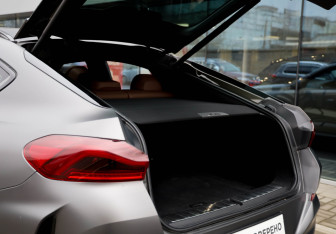 Подержанный автомобиль BMW X6 2022 года (21 фото)