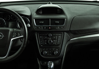Подержанный автомобиль Opel Mokka 2014 года (14 фото)