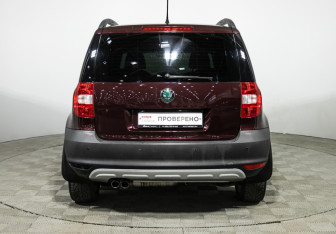 Подержанный автомобиль Skoda Yeti 2010 года (6 фото)