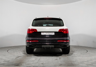 Подержанный автомобиль Audi Q7 2012 года (6 фото)