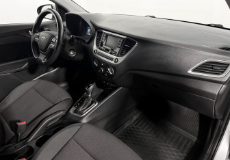Подержанный автомобиль Hyundai Solaris Sedan 2018 года (13 фото)