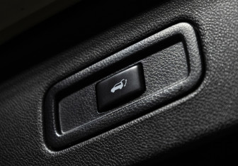 Подержанный автомобиль Infiniti QX70 2013 года (26 фото)