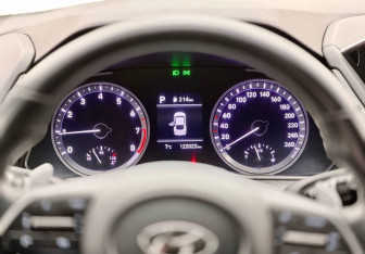 Подержанный автомобиль Hyundai Sonata 2021 года (13 фото)