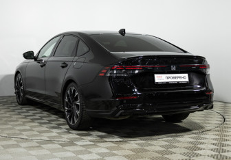 Подержанный автомобиль Honda Accord Sedan 2023 года (7 фото)