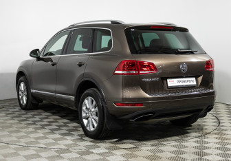 Подержанный автомобиль Volkswagen Touareg 2013 года (7 фото)