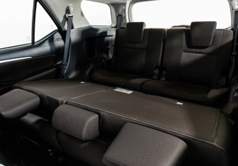 Подержанный автомобиль Toyota Fortuner 2018 года (23 фото)