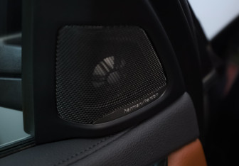 Подержанный автомобиль BMW X6 2017 года (16 фото)