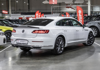 Подержанный автомобиль Volkswagen Arteon 2020 года (7 фото)