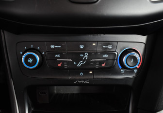 Подержанный автомобиль Ford Focus Hatchback 2017 года (17 фото)