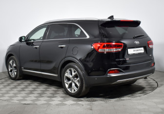 Подержанный автомобиль Kia Sorento 2016 года (7 фото)