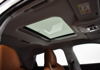 Подержанный автомобиль Omoda C5 2023 года (14 фото)