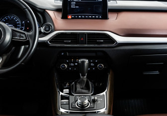 Подержанный автомобиль Mazda CX-9 2019 года (13 фото)