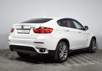 Подержанный автомобиль BMW X6 2013 года (5 фото)