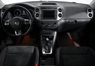Подержанный автомобиль Volkswagen Tiguan 2016 года (15 фото)
