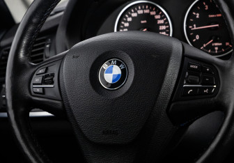 Подержанный автомобиль BMW X3 2014 года (12 фото)