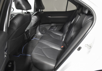 Подержанный автомобиль Toyota Camry Sedan 2019 года (11 фото)
