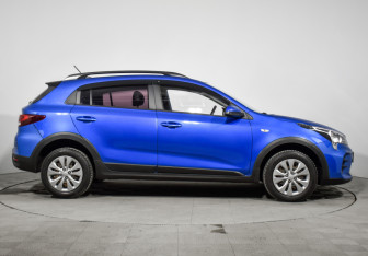 Подержанный автомобиль Kia Rio Hatchback 2021 года (4 фото)