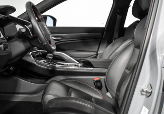 Подержанный автомобиль Geely Tugella 2023 года (13 фото)