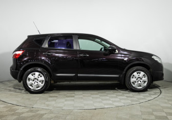 Подержанный автомобиль Nissan Qashqai 2013 года (4 фото)