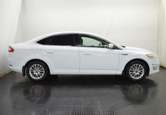 Подержанный автомобиль Ford Mondeo Sedan 2014 года (4 фото)